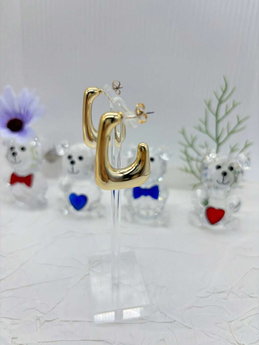 High-End Lightweight Teardrop Stud Earrings